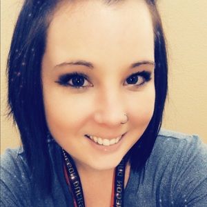 Meet your Posher, Raquel